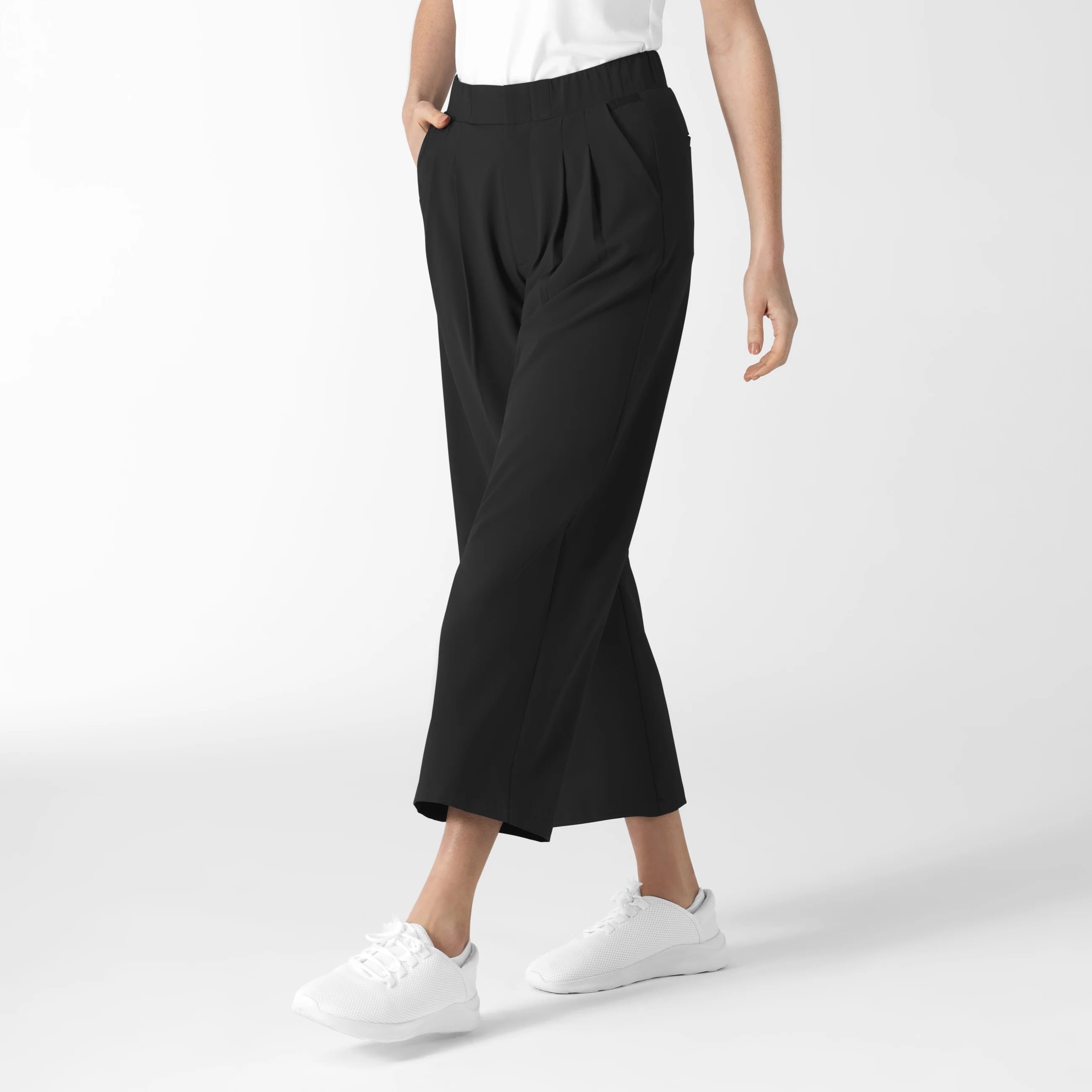 RENEW Women's Cropped Wide Leg Scrub Trouser - Black - Image 4
