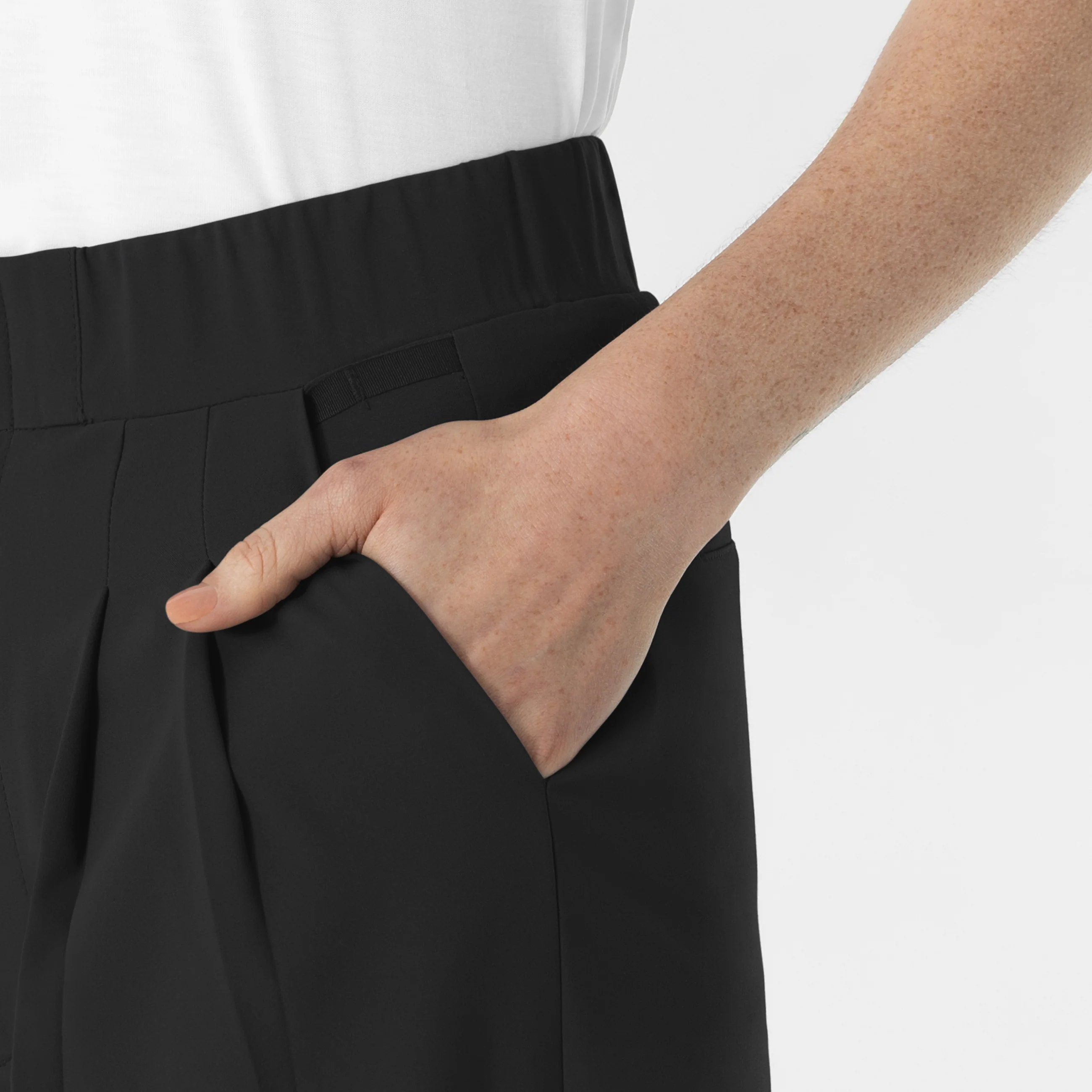 RENEW Women's Cropped Wide Leg Scrub Trouser - Black - Image 7