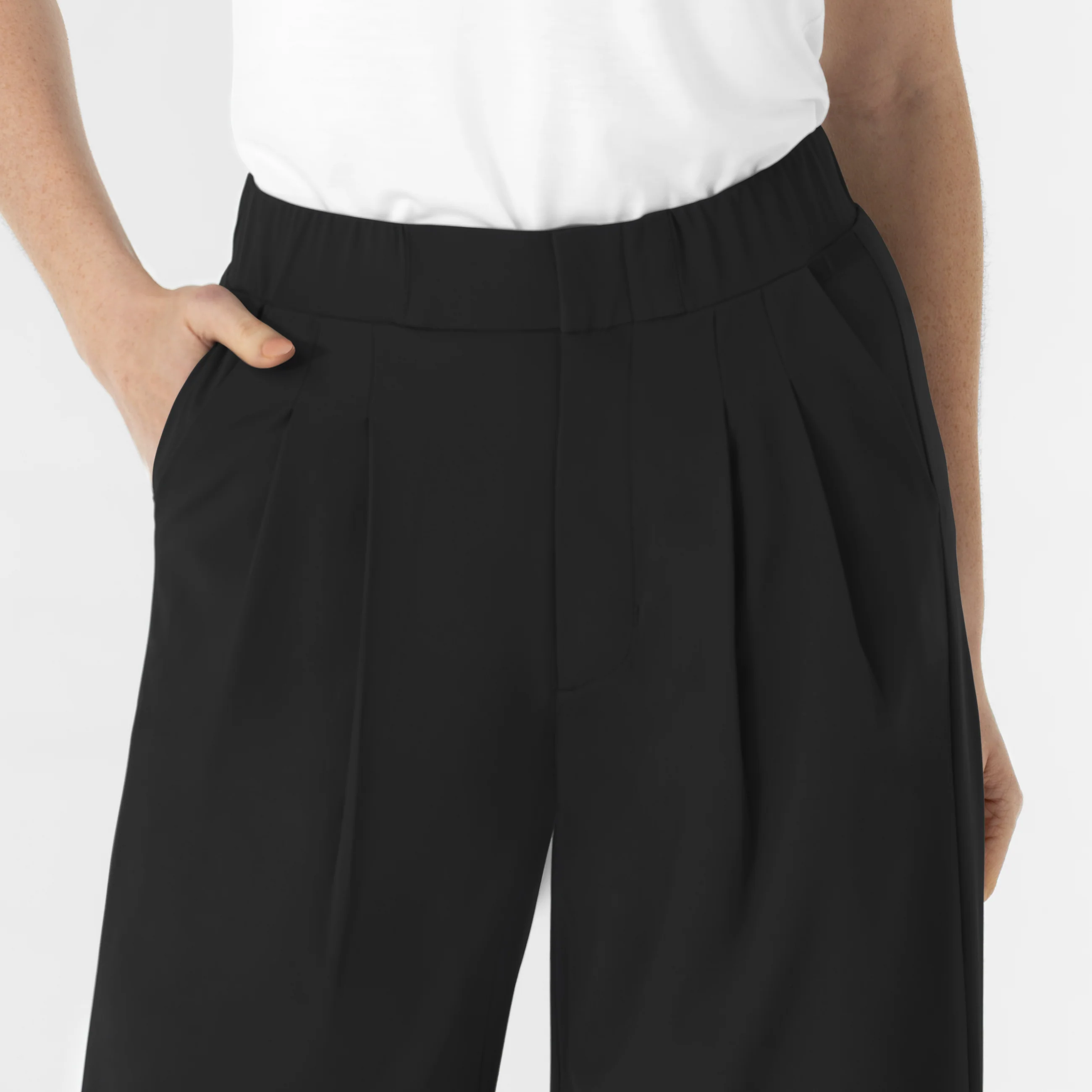 RENEW Women's Cropped Wide Leg Scrub Trouser - Black - Image 8