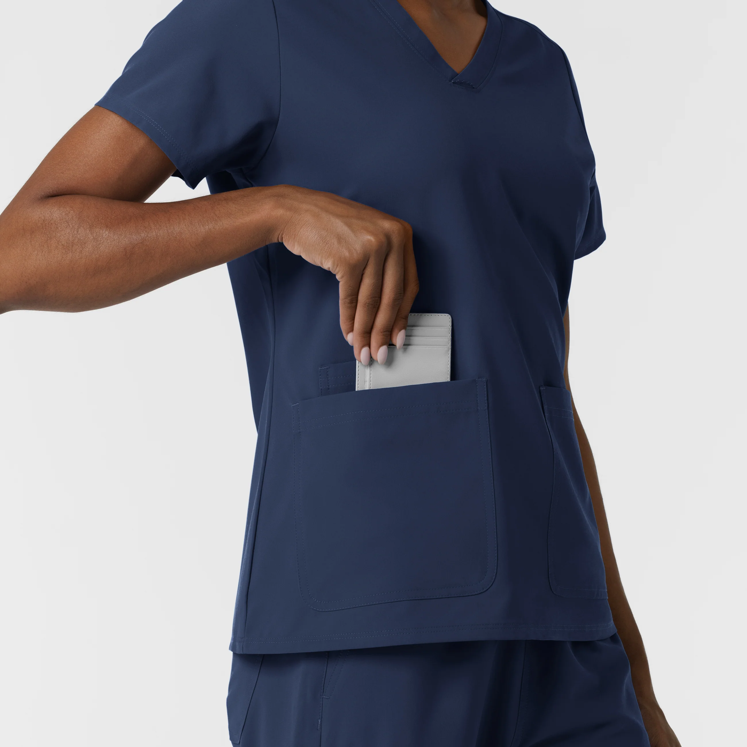 NURTUR Women's V-Neck Scrub Top - Navy - Image 8