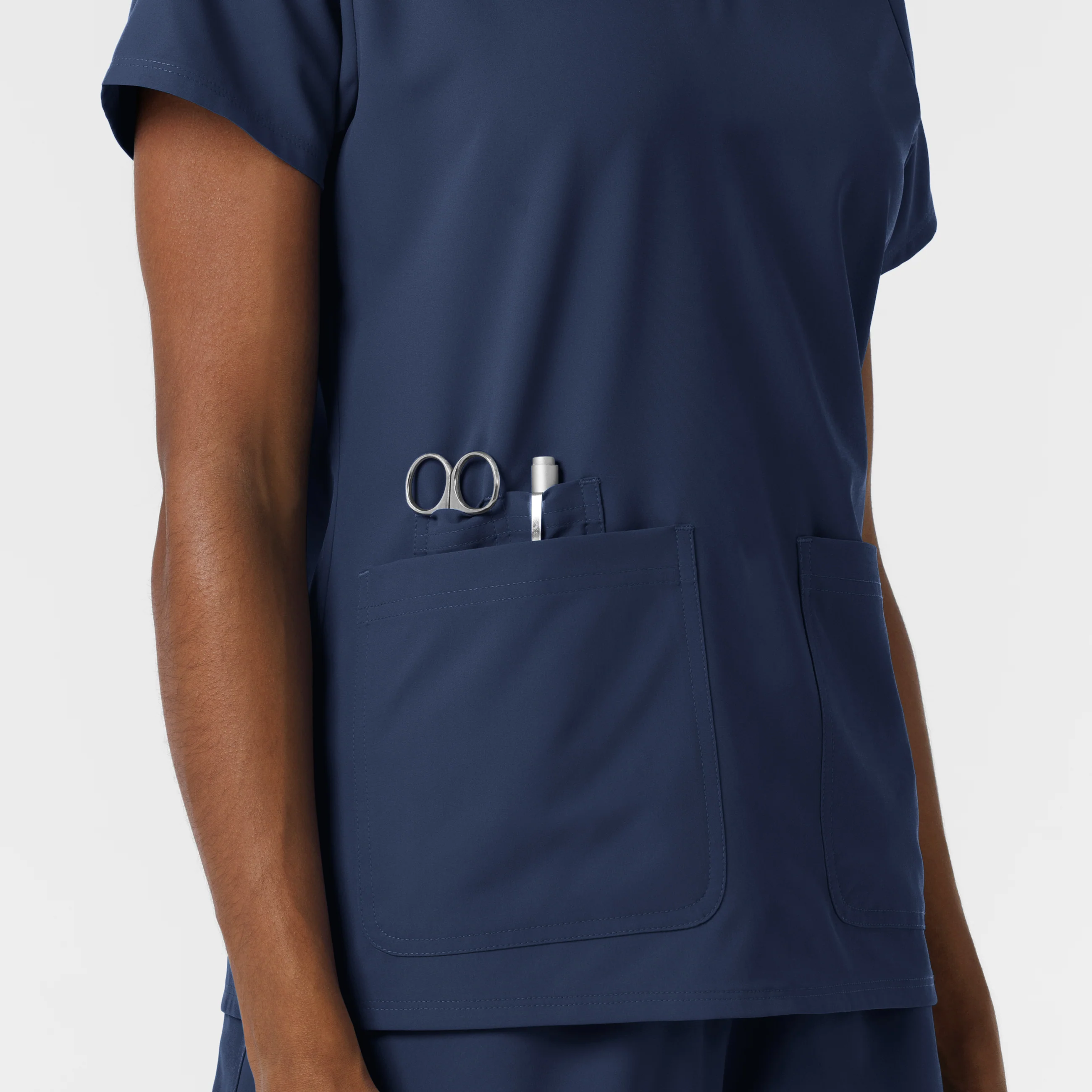 NURTUR Women's V-Neck Scrub Top - Navy - Image 9