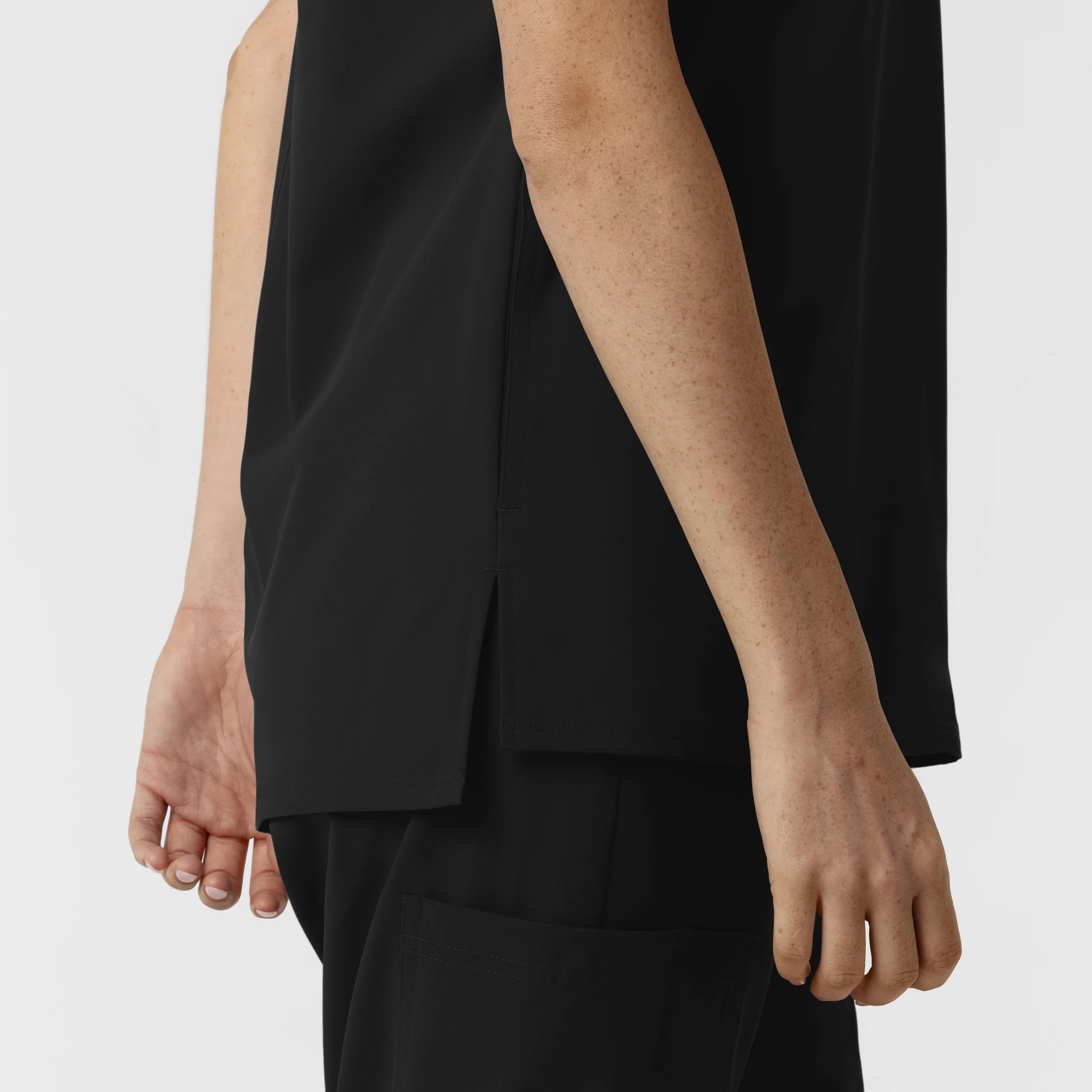 NURTUR Women's Drop Shoulder Tunic Scrub Top - Black - Image 9