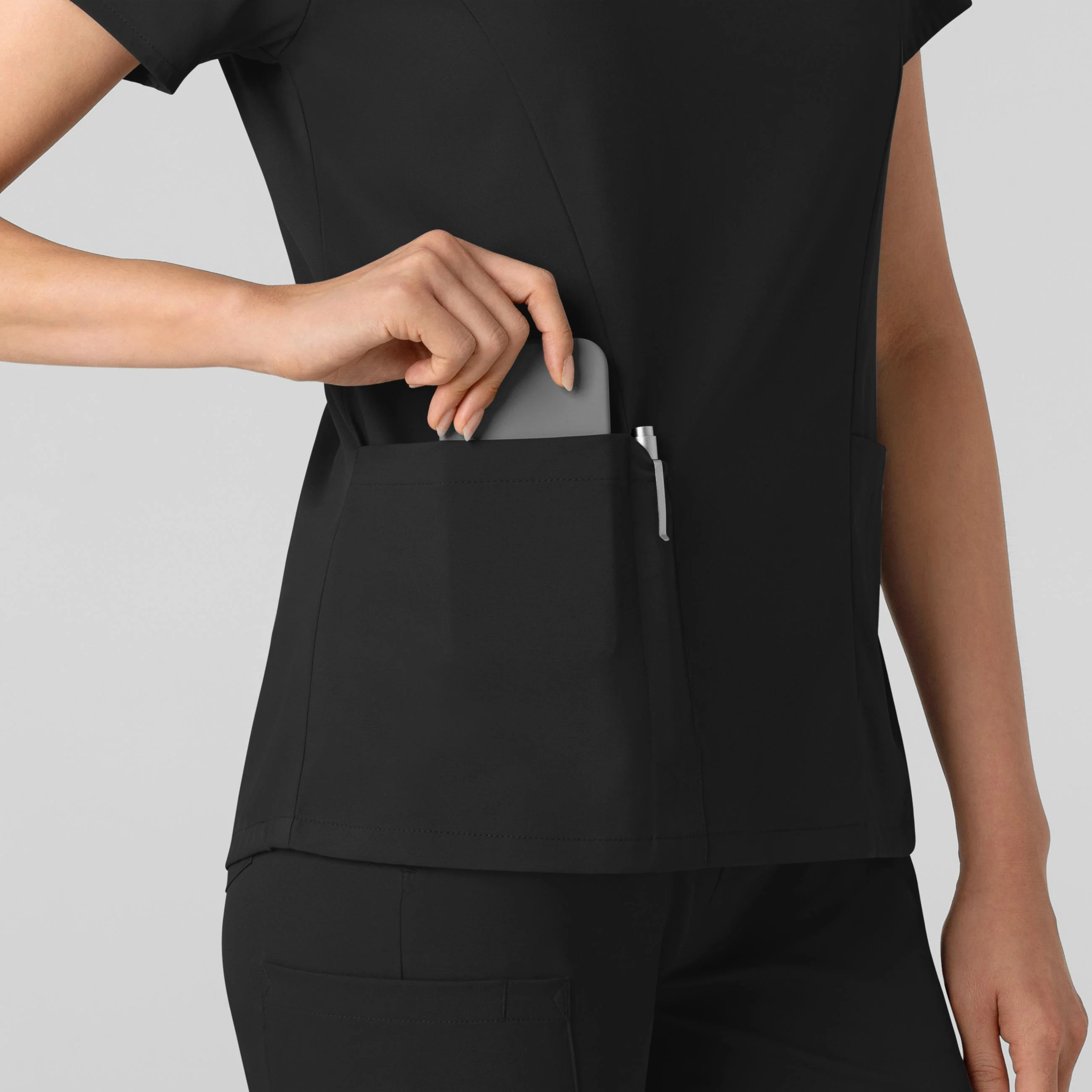 Boundless Women's 2-Pocket V-Neck Scrub Top - Black - Image 7