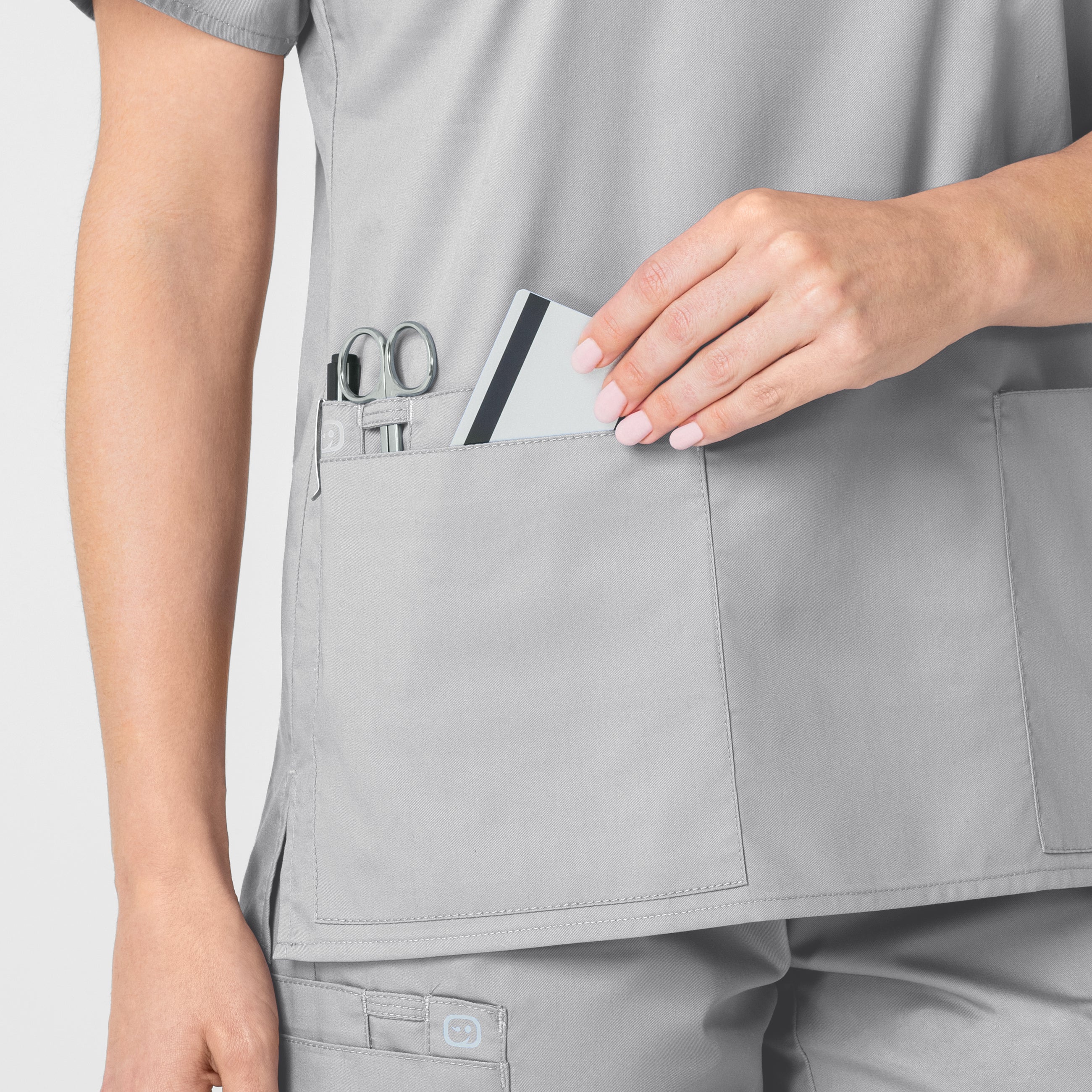 WonderWORK Women's V-Neck Scrub Top - Grey - Image 7